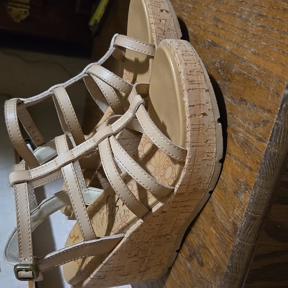 BLOWFISH women wedge sandals in Tan
